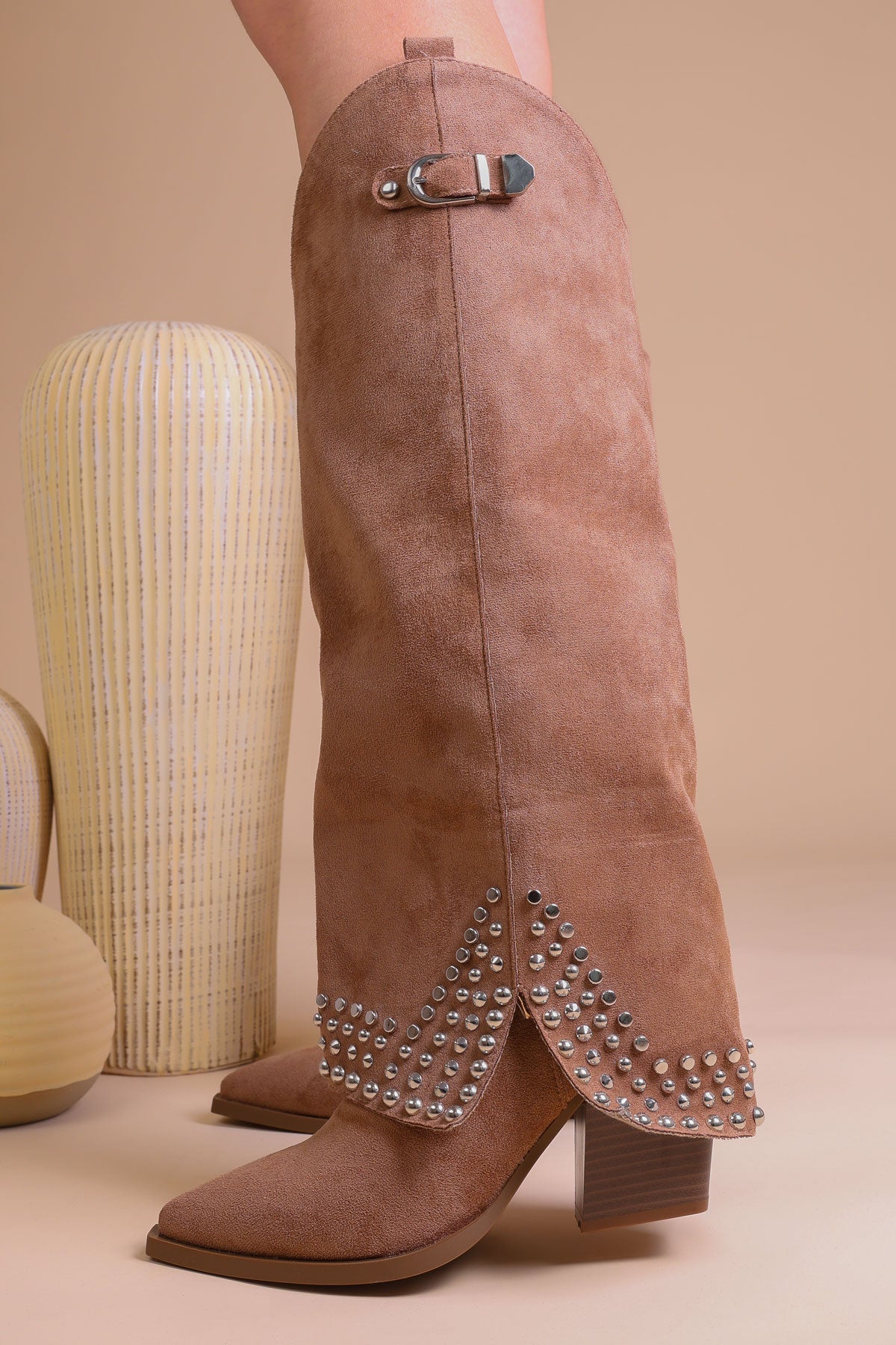 Kozaki Eliza · zamsz camel