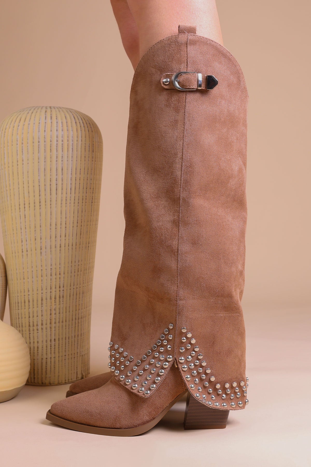 Kozaki Eliza · zamsz camel
