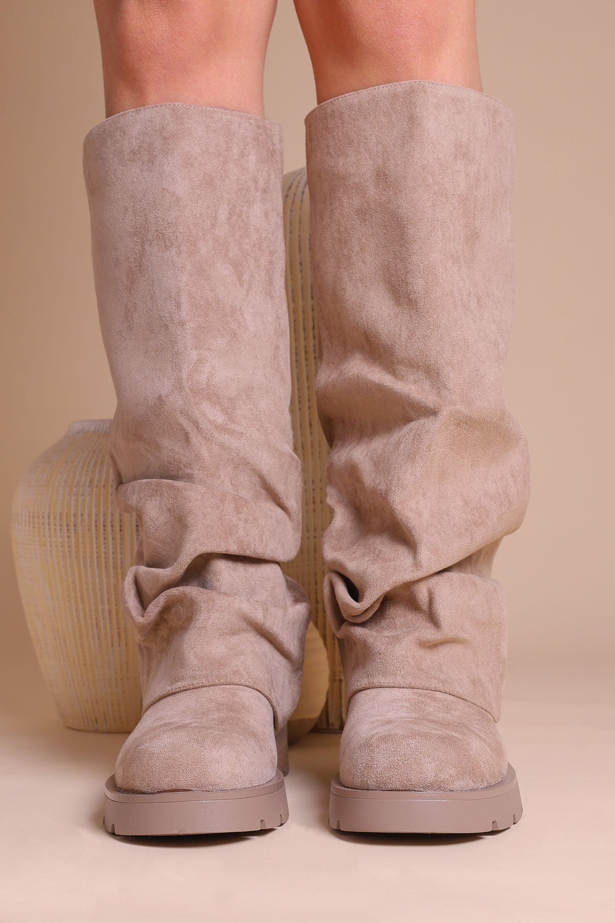 Kozaki Karolina · zamsz taupe