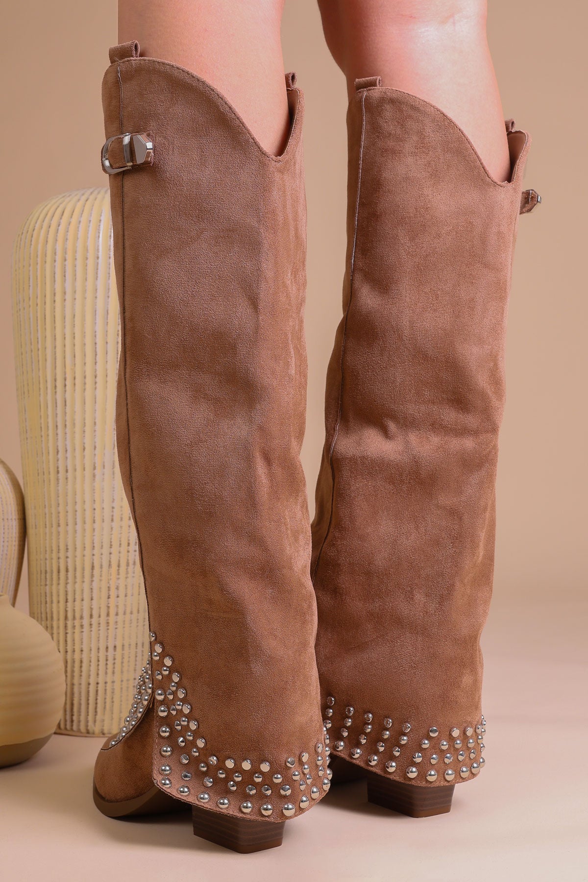 Kozaki Eliza · zamsz camel