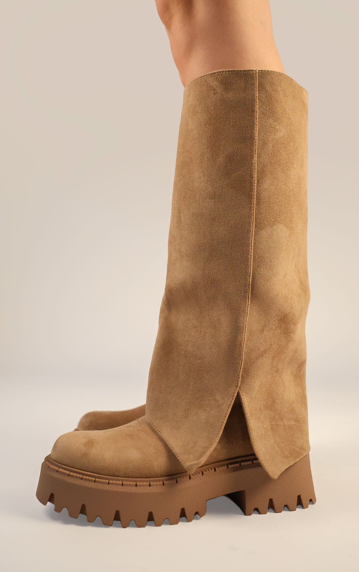 Kozaki Leonia · zamsz khaki